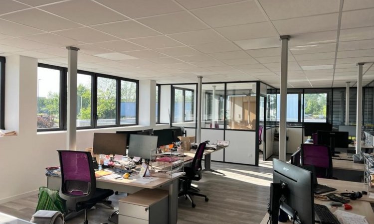 Aménagement complet d'un plateau de bureaux à Rillieux-la-Pape